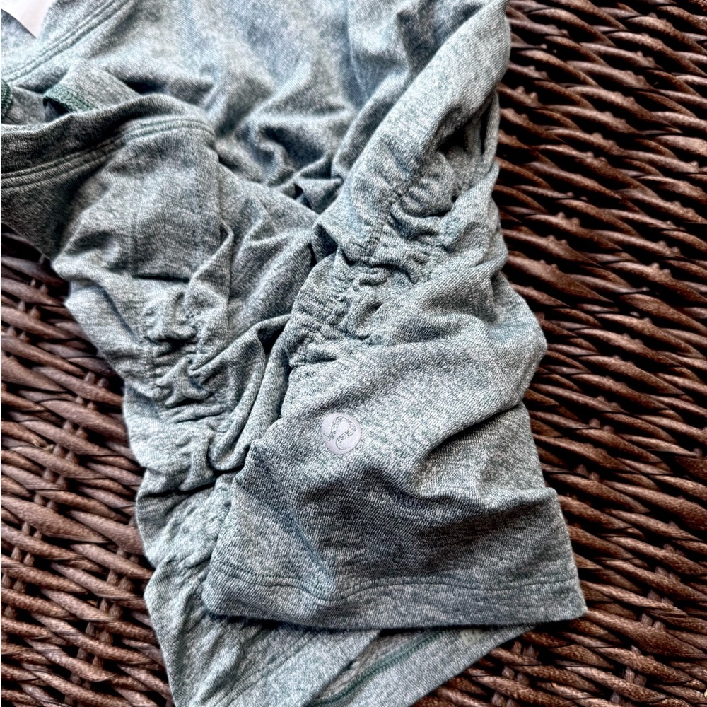 🌸Used LICENSE TO TRAIN TIGHT-FIT TANK TOP-LAST ONE-EXCELLENT CONDITION. - Picture 4 of 4